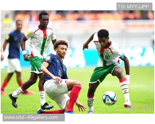 伯顿阿尔比恩与赫尔城的激烈对决展现英足联杯的精彩瞬间与战术较量 伯顿阿尔比恩与赫尔城的激烈对决展现英足联杯的精彩瞬间与战术较量